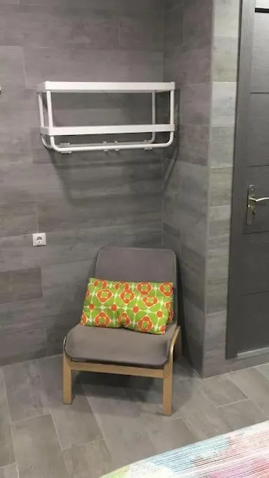 Apartamento B, A 3 Minutos De La Estacion Central De Bus Y Tren Malaga 0*,  Spain