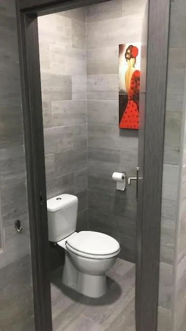 Apartamento B, A 3 Minutos De La Estacion Central De Bus Y Tren 말라가 0*,  스페인